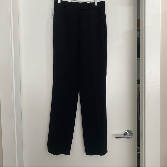 BNWT Aritzia Black pant in size 6 - Picture 2 of 3